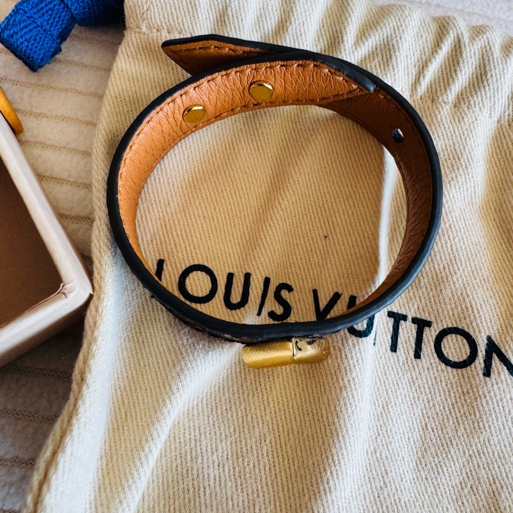Louis Vuitton Monogram Brown Essential V Bracelet with Gold Accents size 15 - Picture 10 of 15
